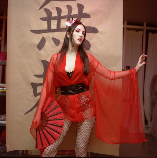 vienna_la_rouge-red-kimono-1